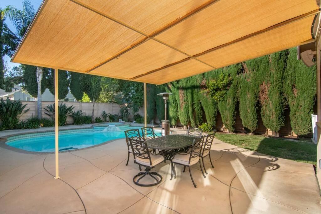 Large Home With Pool + Jacuzzi Los Angeles Ngoại thất bức ảnh