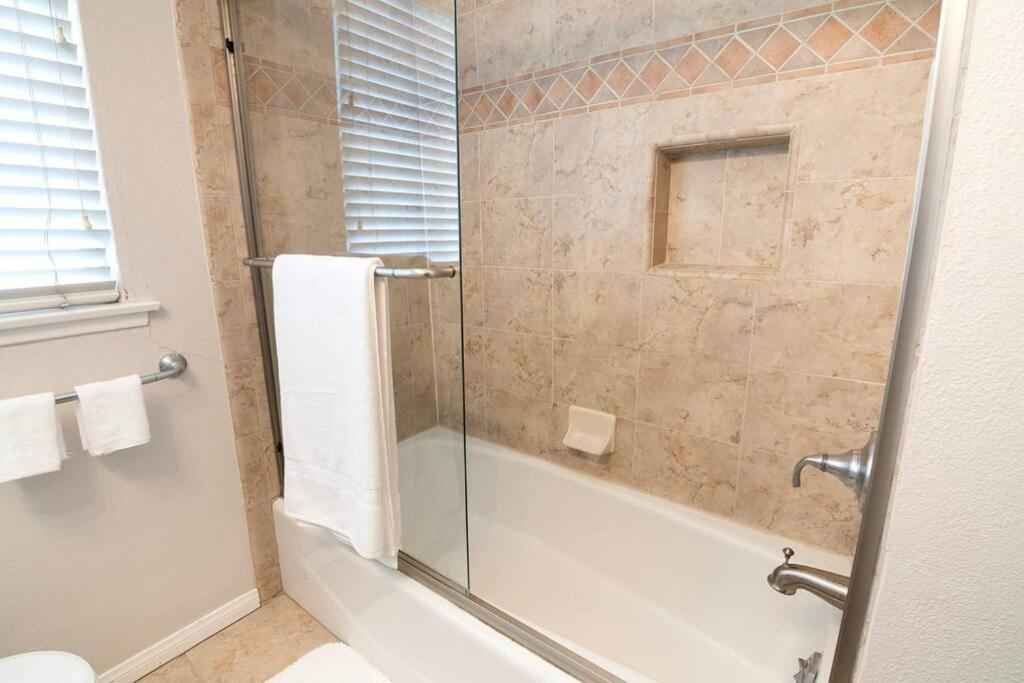 Large Home With Pool + Jacuzzi Los Angeles Ngoại thất bức ảnh